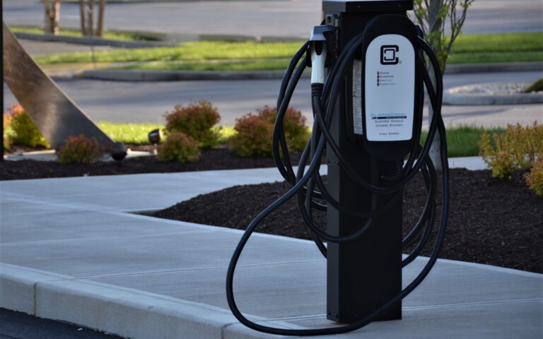 Los puntos de recarga, una pieza clave para la movilidad eléctrica – Diego Artigot